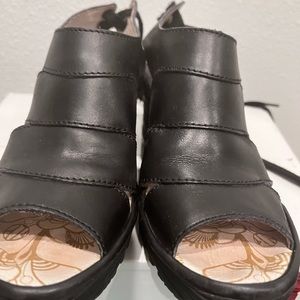FLY London Women Sandal Yown Rug Size US 6.5 EUR 37 Black Wedge Shoe  Pre loved